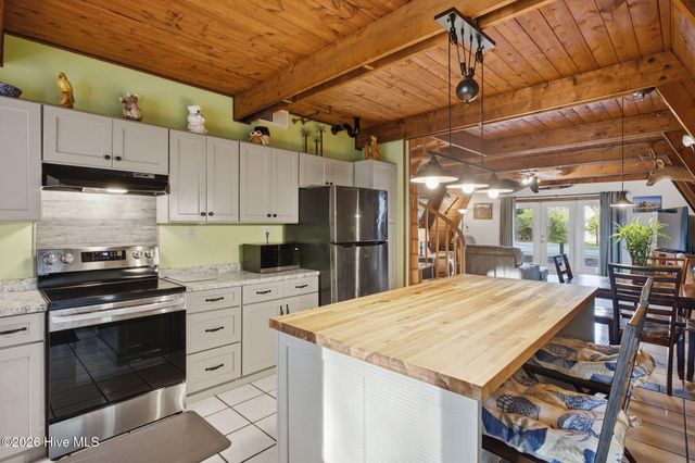 1098 Kings Landing Road, Hampstead, NC 28443
