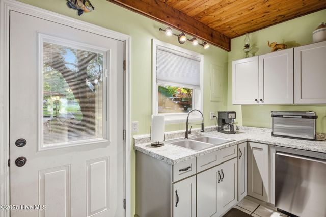 1098 Kings Landing Road, Hampstead, NC 28443
