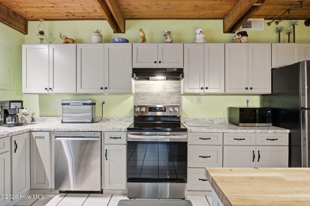 1098 Kings Landing Road, Hampstead, NC 28443