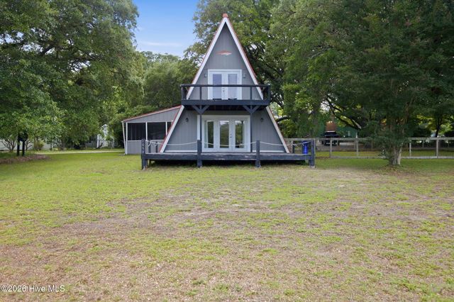 1098 Kings Landing Road, Hampstead, NC 28443