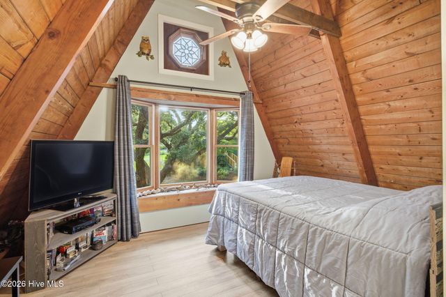 1098 Kings Landing Road, Hampstead, NC 28443