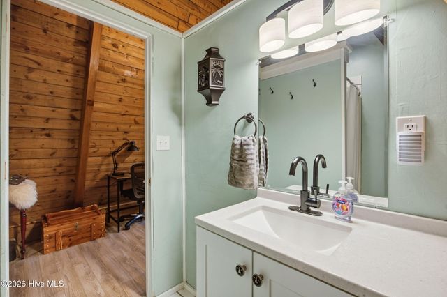1098 Kings Landing Road, Hampstead, NC 28443