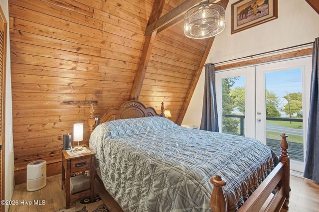 1098 Kings Landing Road, Hampstead, NC 28443