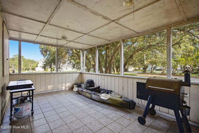 1098 Kings Landing Road, Hampstead, NC 28443