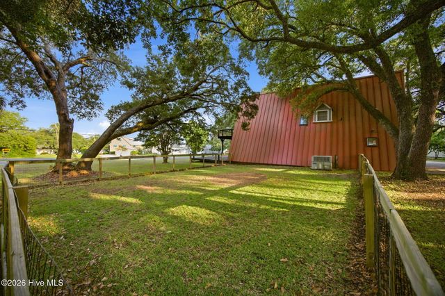 1098 Kings Landing Road, Hampstead, NC 28443