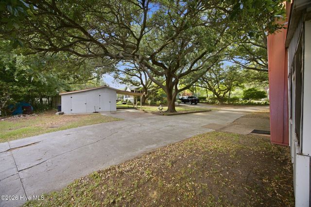 1098 Kings Landing Road, Hampstead, NC 28443
