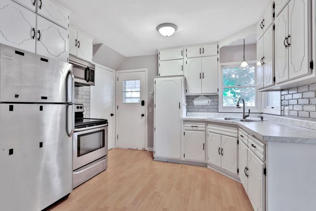 2966 Louisiana Avenue N, Crystal, MN 55427