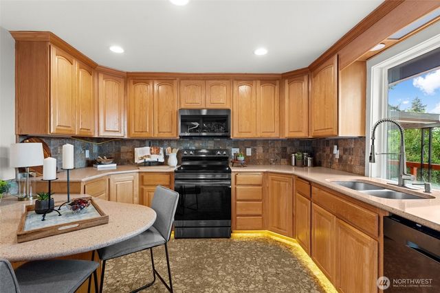 11224 74th Avenue E, Puyallup, WA 98373