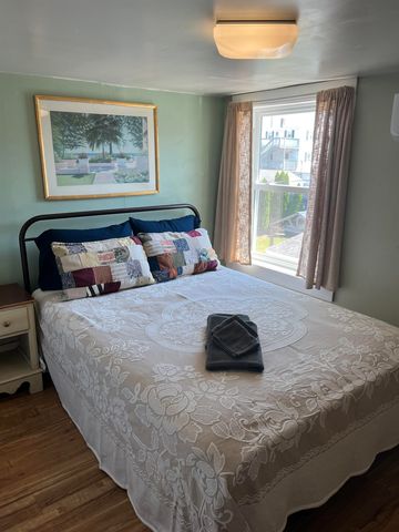 7 Dover Avenue, Hampton, NH 01830