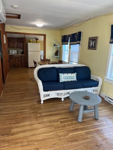 7 Dover Avenue, Hampton, NH 01830