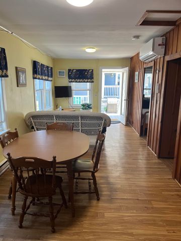 7 Dover Avenue, Hampton, NH 01830