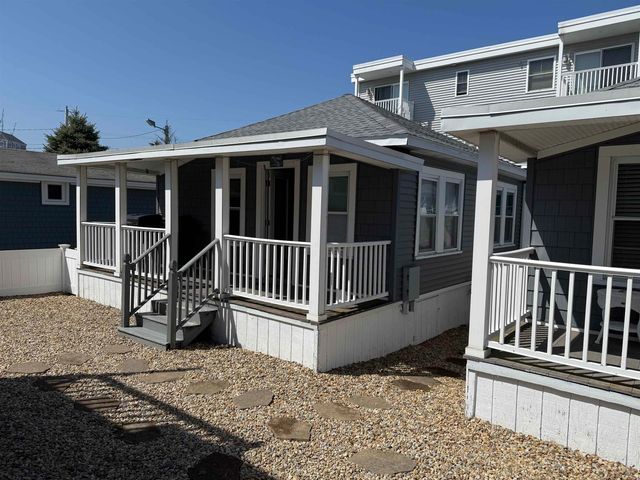 7 Dover Avenue, Hampton, NH 01830