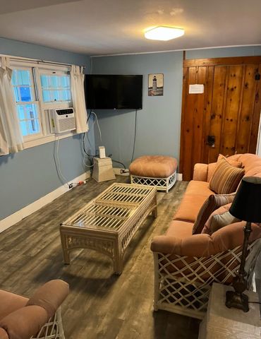 7 Dover Avenue, Hampton, NH 01830