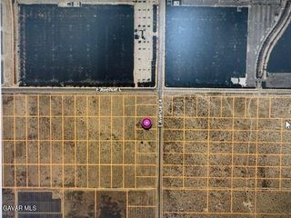 30th St E Vic Ave L, Palmdale, CA 93552