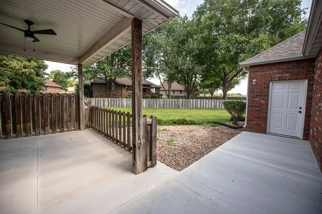 4782 S Turnberry Avenue, Springfield, MO 65810