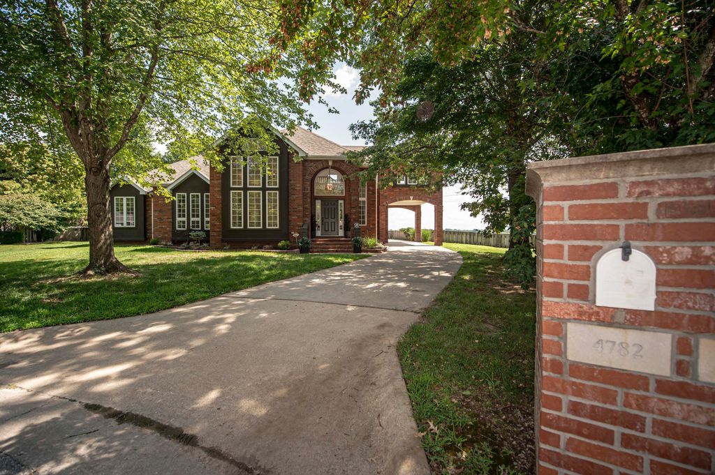 4782 S Turnberry Avenue, Springfield, MO 65810