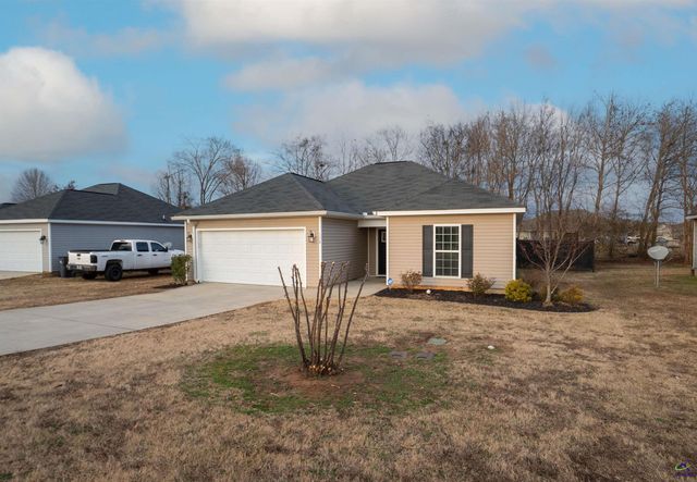 106 Ellington Court, Perry, GA 31069