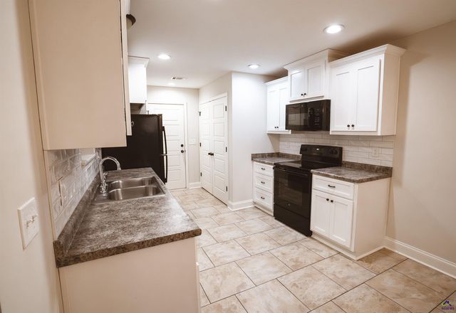 106 Ellington Court, Perry, GA 31069