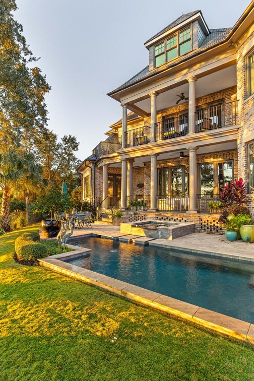 Image 11 of property listing at 428 Ralston Creek Street, Daniel Island, SC 29492