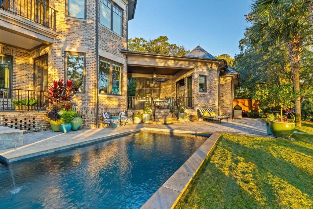 Image 12 of property listing at 428 Ralston Creek Street, Daniel Island, SC 29492