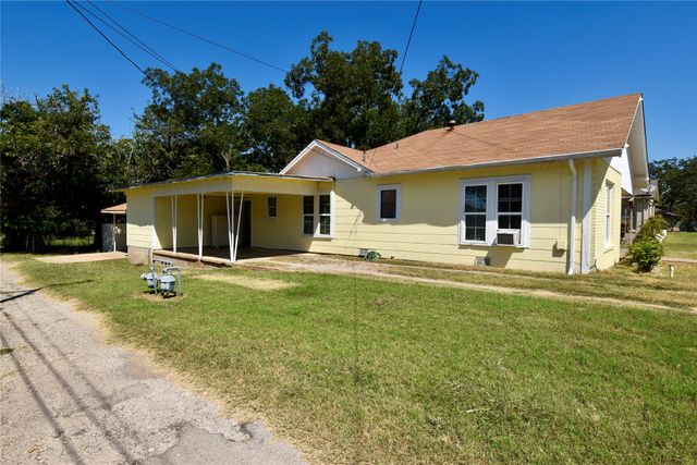 1204 Peach Street, Brady, TX 76825