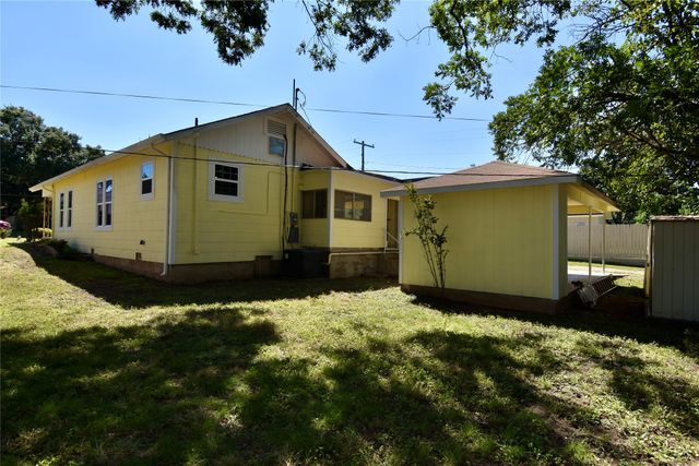 1204 Peach Street, Brady, TX 76825