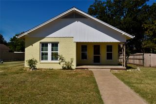 1204 Peach Street, Brady, TX 76825