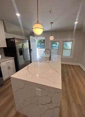 12 York St, Boston, MA 02121
