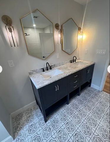 12 York St, Boston, MA 02121