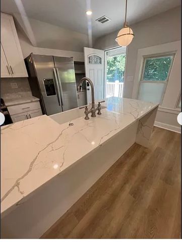12 York St, Boston, MA 02121