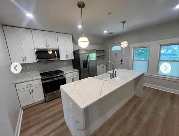 12 York St, Boston, MA 02121