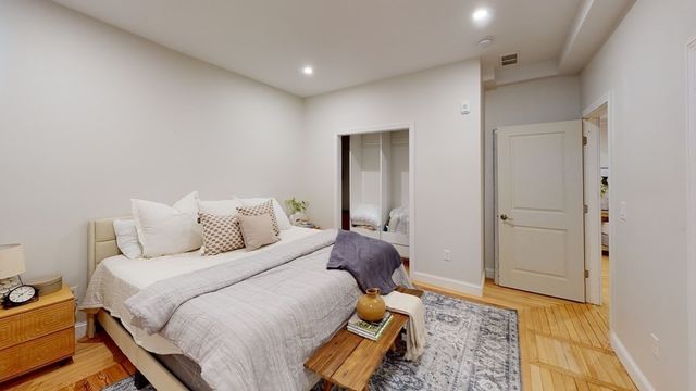 12 York St, Boston, MA 02121