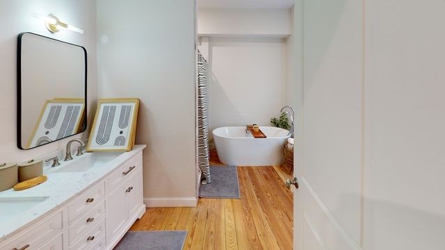 12 York St, Boston, MA 02121