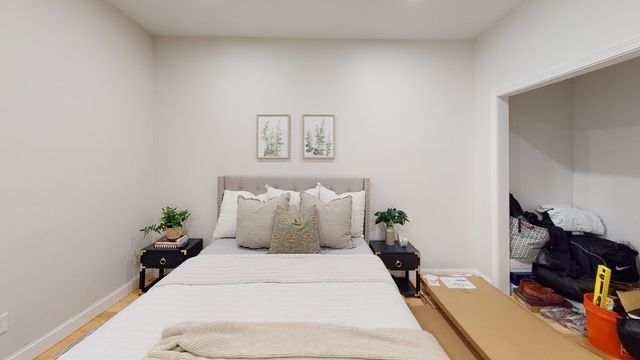 12 York St, Boston, MA 02121