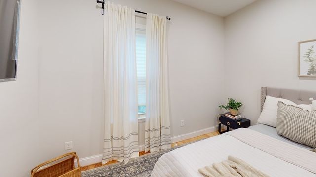 12 York St, Boston, MA 02121