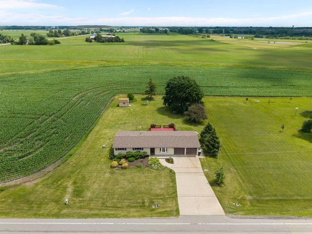 4400 COUNTY ROAD T, Oshkosh, WI 54904