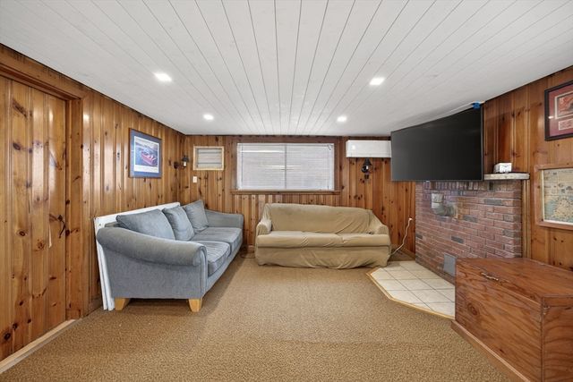 4 Freeman Avenue, Sandwich, MA 02563