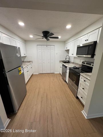 6605 Vandre Ave, Louisville, KY 40228