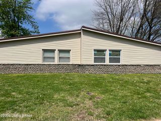 6605 Vandre Ave, Louisville, KY 40228