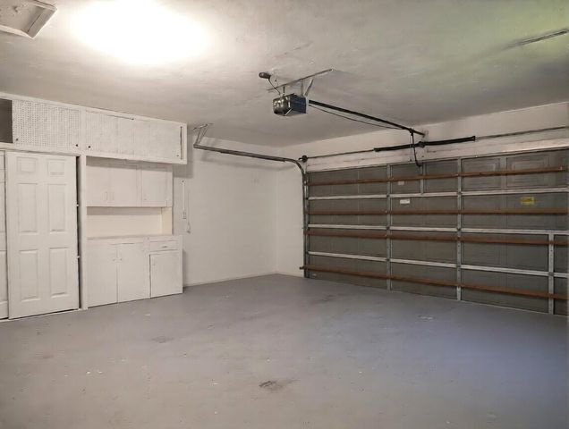 3521 NW 29th Street, Lauderdale Lakes, FL 33311