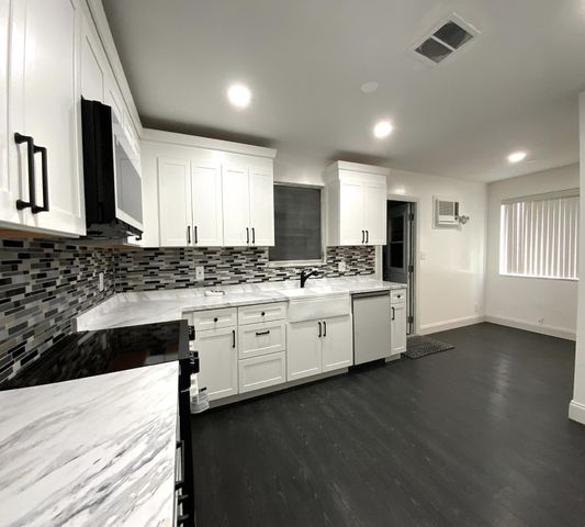 3521 NW 29th Street, Lauderdale Lakes, FL 33311