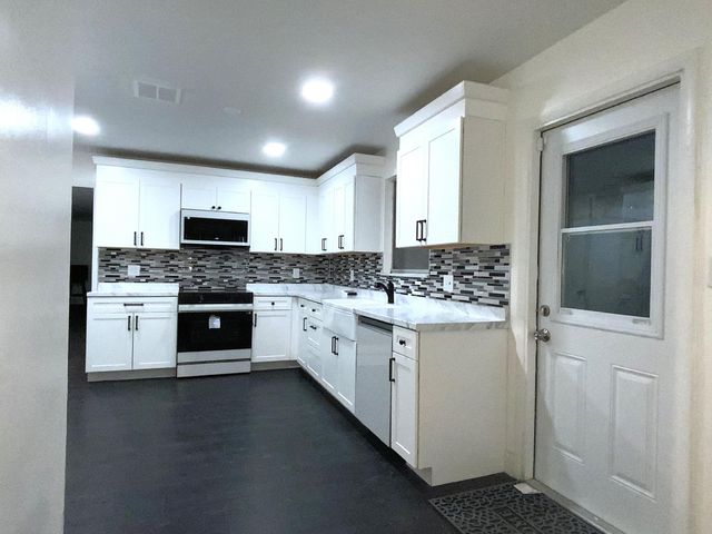 3521 NW 29th Street, Lauderdale Lakes, FL 33311