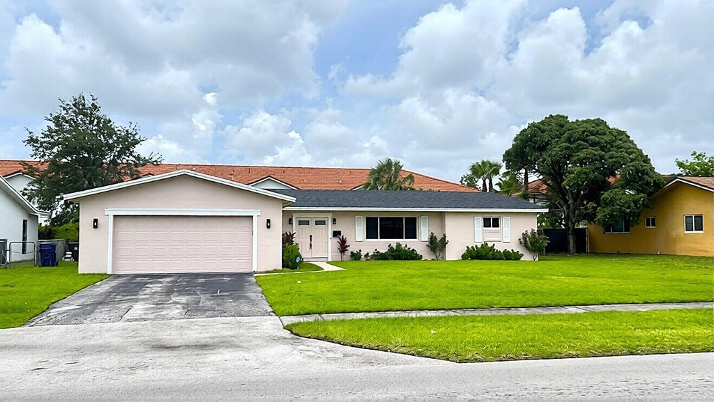 3521 NW 29th Street, Lauderdale Lakes, FL 33311