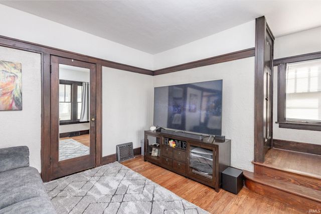 1022 Division Street, Mishawaka, IN 46545