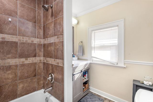 1022 Division Street, Mishawaka, IN 46545