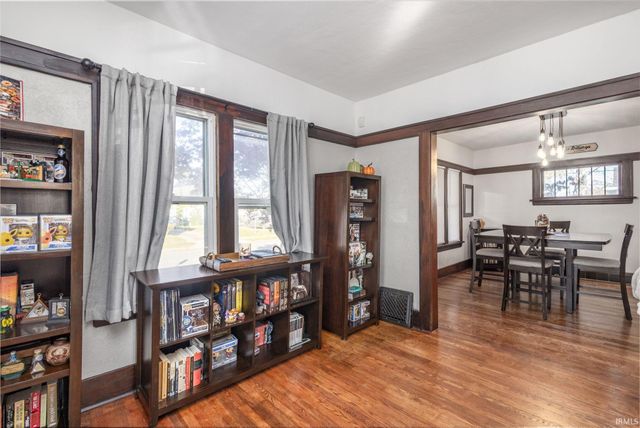 1022 Division Street, Mishawaka, IN 46545