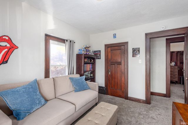 1022 Division Street, Mishawaka, IN 46545