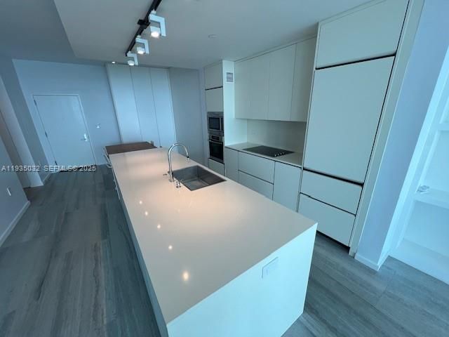 900 Biscayne Blvd 5605, Miami, FL 33132