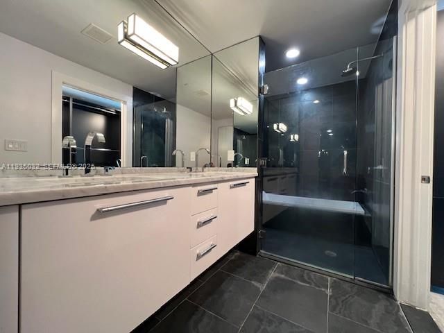 900 Biscayne Blvd 5605, Miami, FL 33132