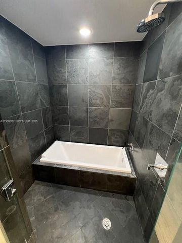 900 Biscayne Blvd 5605, Miami, FL 33132